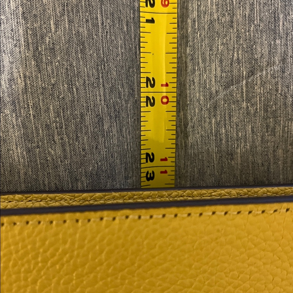 Coach Yellow Leather Crossbody Bag w/ detachable strap and pouch EUC - Picture 13 of 16